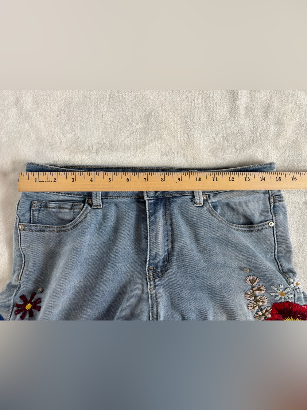 Indigo Rein Floral Boho Embroidered Cropped Ankle Jeans Size 9 Distressed Denim - Picture 5 of 15